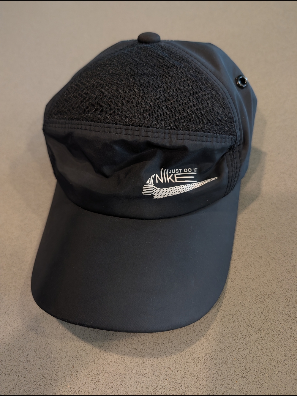Nike Black Men's Athletic Cap with White Logo